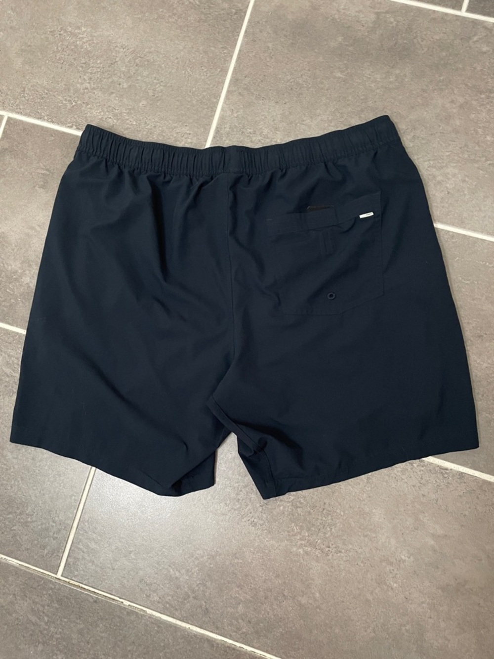 Vuori Kore Short Lined 7" size XL - Picture 3 of 11